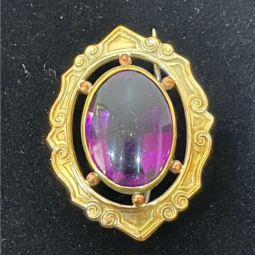 Brooch .. circa 1920’s yellow gold filled … cabochon amethyst stone
